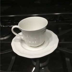 Mikasa Strong Fine China Cups/saucers